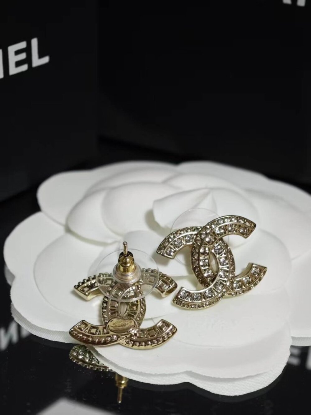 Chanel CC Stud Earrings - Picture 3 of 4